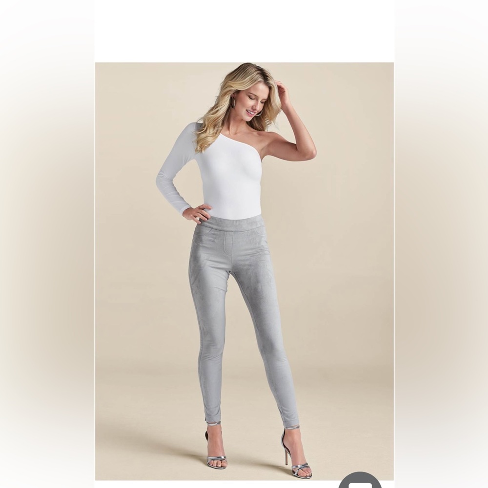 Size Large- fit like XL